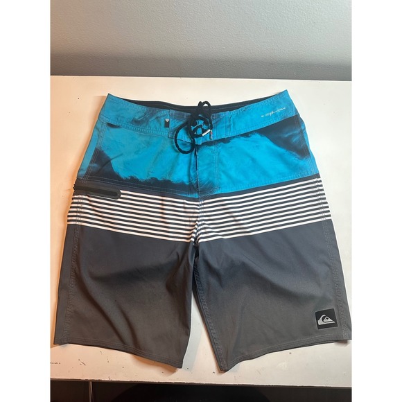 Quiksilver Highline Board‎ Shorts Swim Trunks Water Repellent Striped Size 29 - Picture 1 of 9